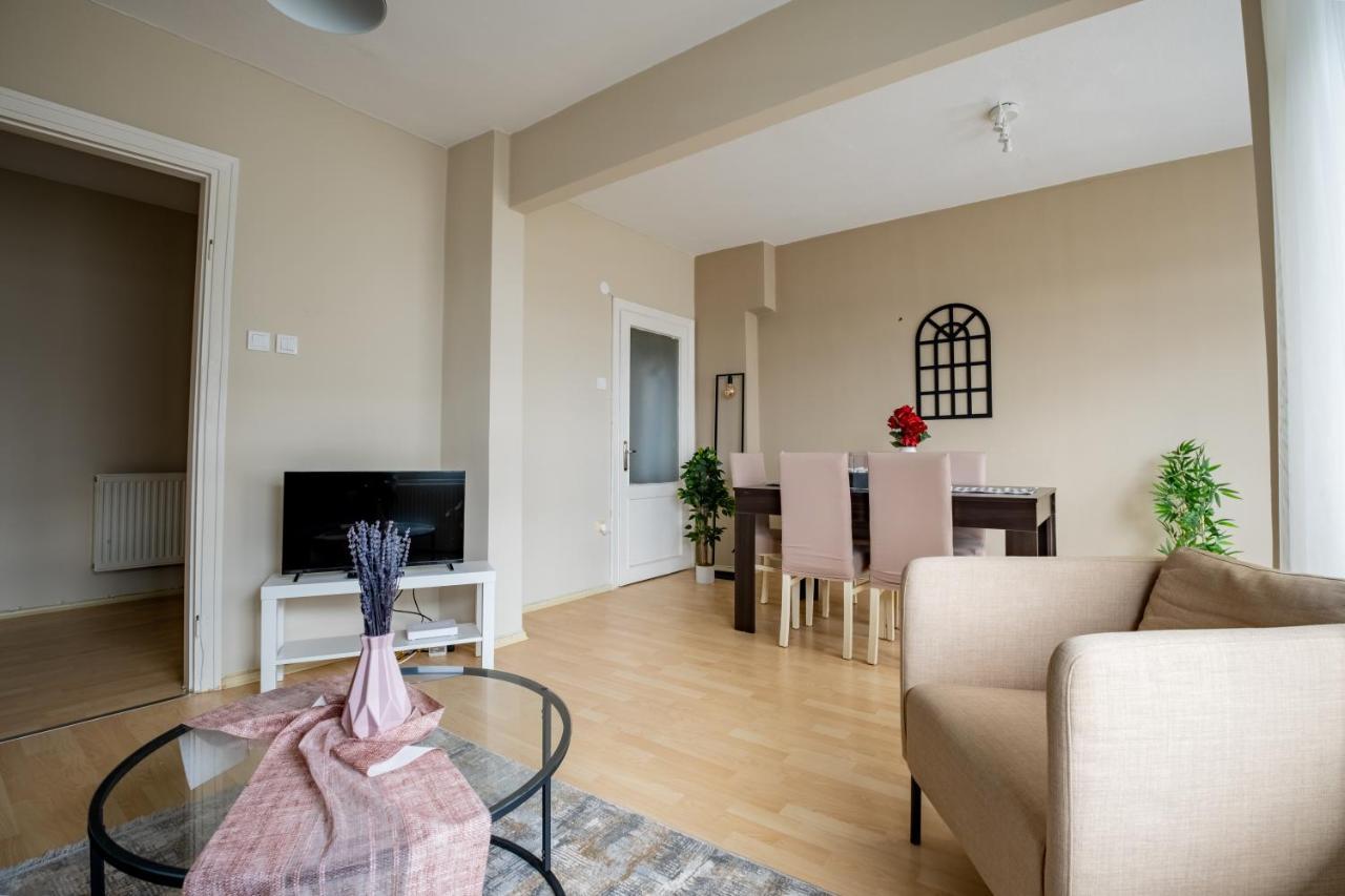 Appartamento Spacious 2 Bedroom With Panoramic Bosphorus View